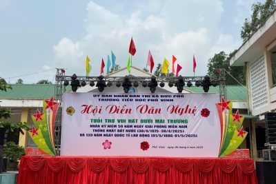 Hội diễn văn nghệ tại trường Tiểu Học Phổ Vinh